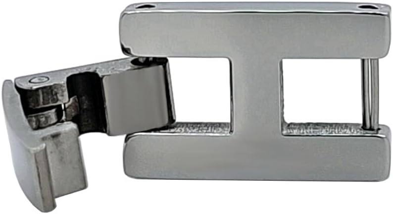 A model wearing the 5-carat simulated diamond bracelet.