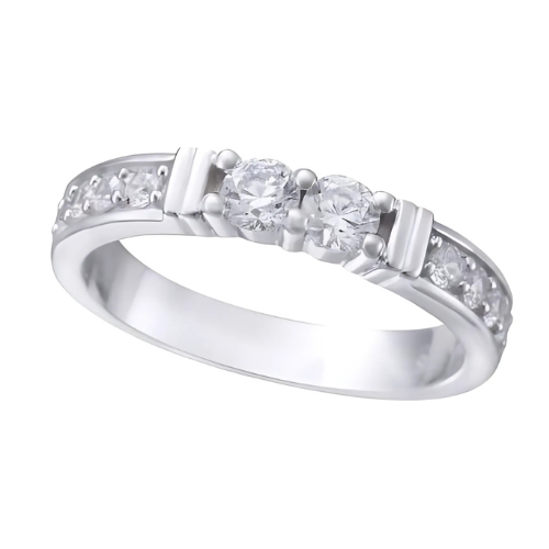 Close-up of 14K Gold shared prong ring.