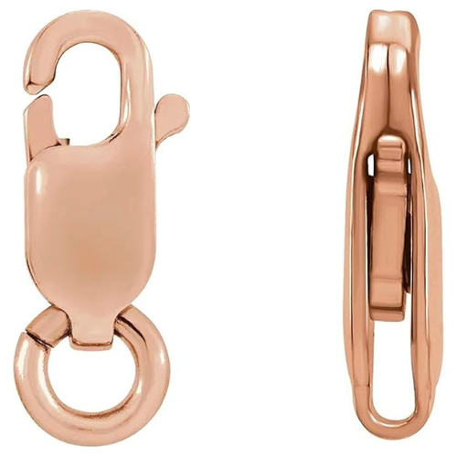 Close-up of the Italian craftsmanship on the chain.