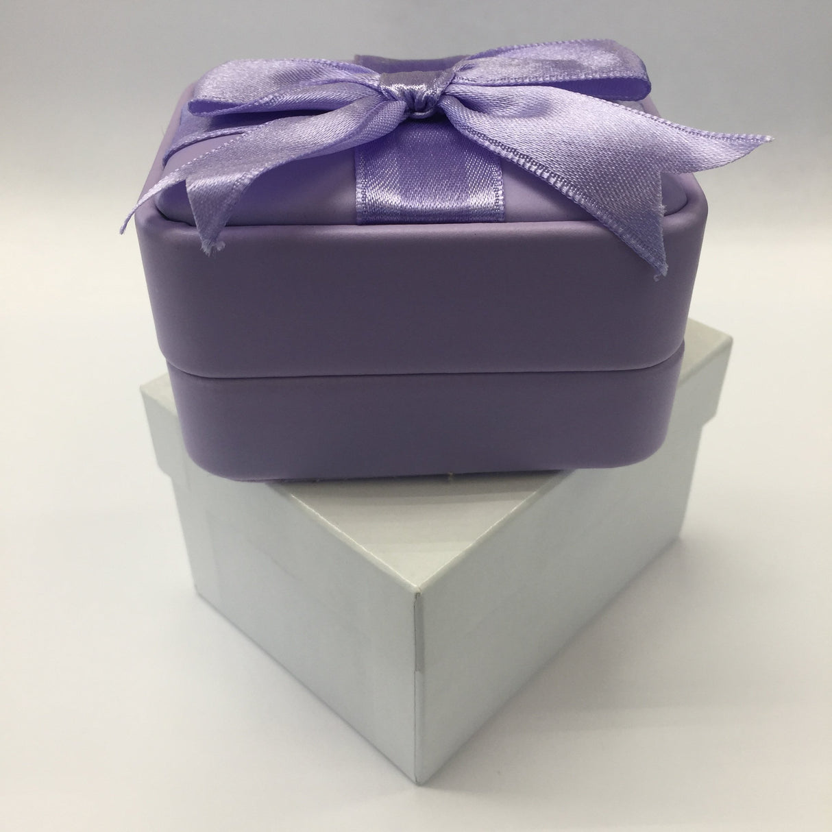 Elegant lilac jewelry box for women, multi-department.